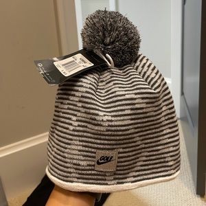 NWT NikeGolf beanie